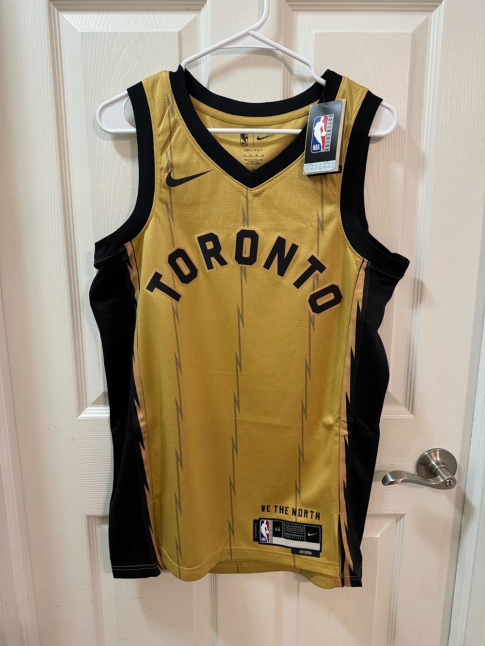 TORONTO RAPTORS GOLD NIKE CITY EDITION SWINGMAN NBA BASKETBALL JERSEY  Medium